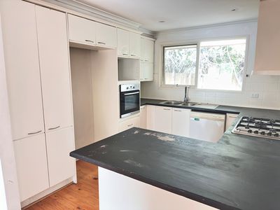 23 Fraser Crescent, Wantirna South