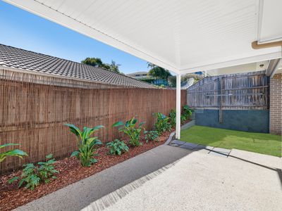 2 / 52 Hawkesbury Avenue, Pacific Pines