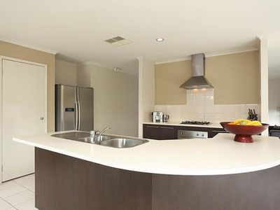 13 Chestnut Grove, Werribee