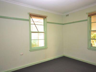 60 Lakeside Avenue , Mount Beauty
