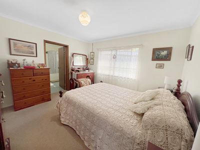 4 CENTENARY DRIVE, Atherton