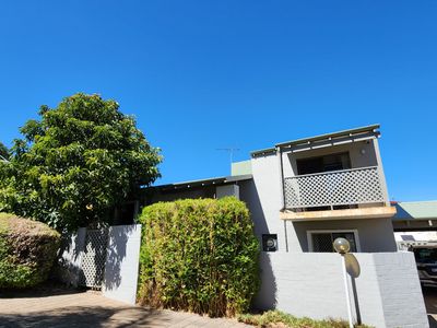 4 / 9 Lockhart Street, Como