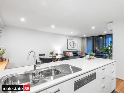 90 / 172 Railway Parade, West Leederville