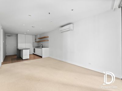 915 / 677 La Trobe Street, Docklands