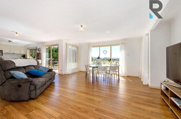 11 Peregrine road, Oaklands Junction