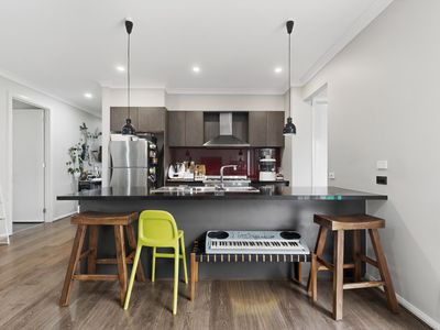 9 Kallista Circuit, Officer