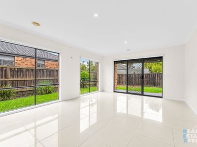 13 Beechtree Way, Cranbourne North