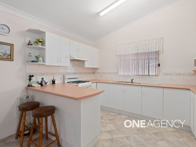 142 / 262 Princes Highway, Bomaderry