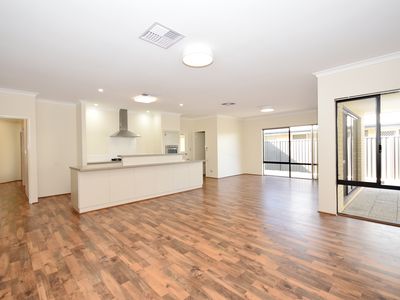 14 Mildura Way, Harrisdale