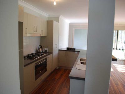 13 Spears Place, Horsley