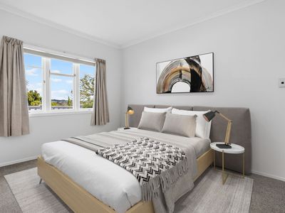 20 & 20A Brian Crescent, Stanmore Bay