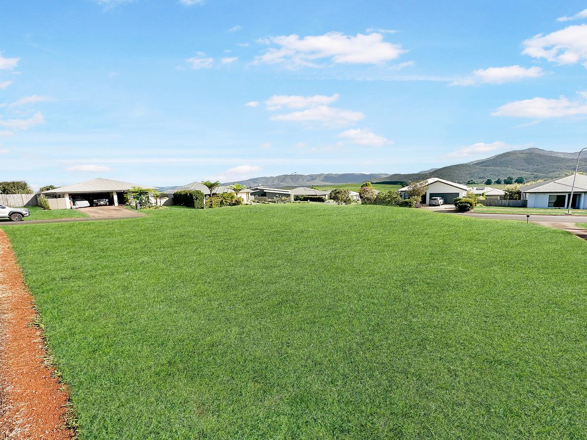 8 Lavender Crescent, Atherton