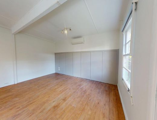 Quirky Queenslander with Studio/home office image 6