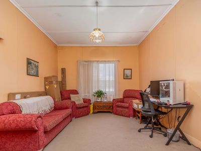 19 Sixth Street, Cardiff South