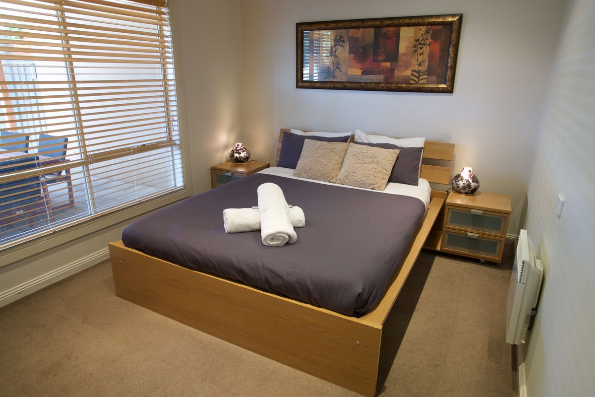 1 / 6 Man Court, Sawmill Settlement