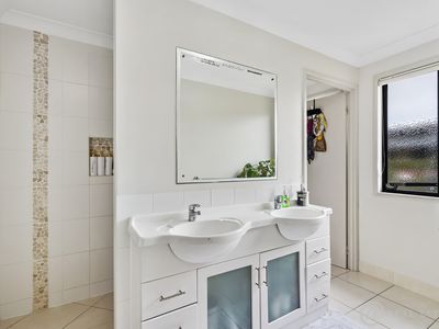 86 Amalfi Drive, Zilzie
