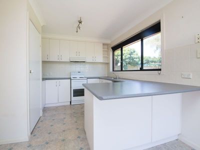 98 Twickenham Drive, Dubbo
