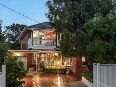 37 Myrtle Grove, Altona