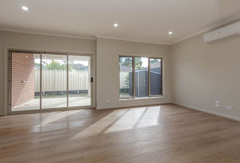 2 / 4 Box Avenue, Forest Hill