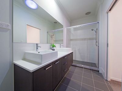 3 Thomson Place, Wakerley