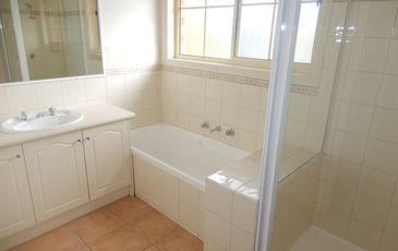 126  Earlsfield Dr, Berwick