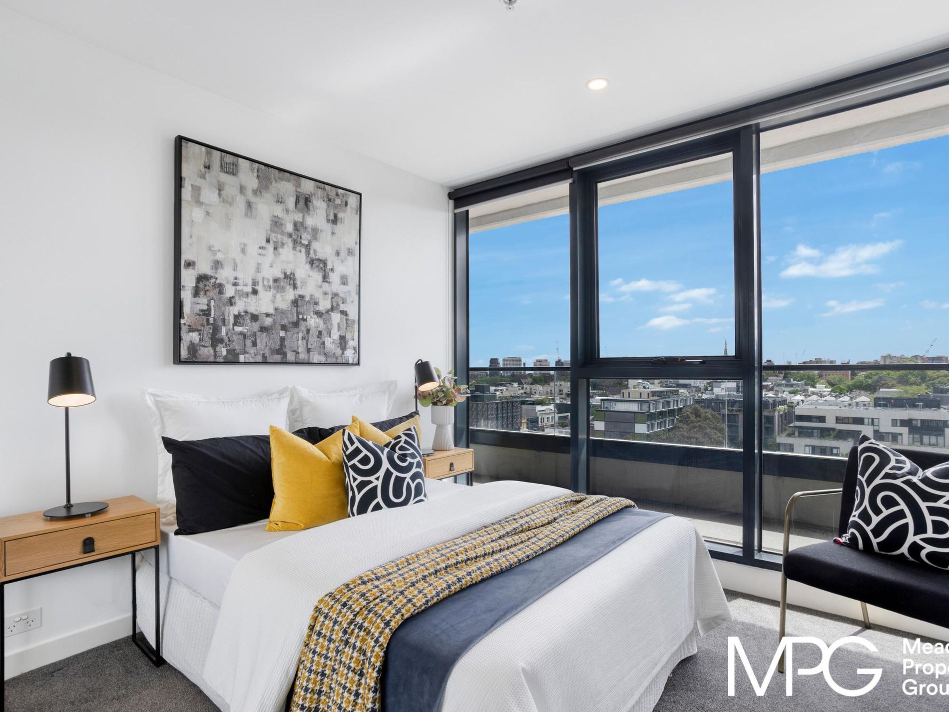 1102 / 3 Yarra Street, South Yarra