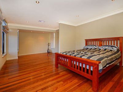 17 Vestia Walk, Stirling