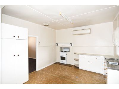 2 Bradshaw Street, Horsham