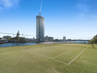 2c / 2 Riverview Parade, Surfers Paradise