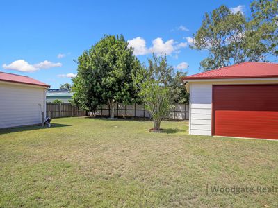 98 MACKEREL STREET, Woodgate