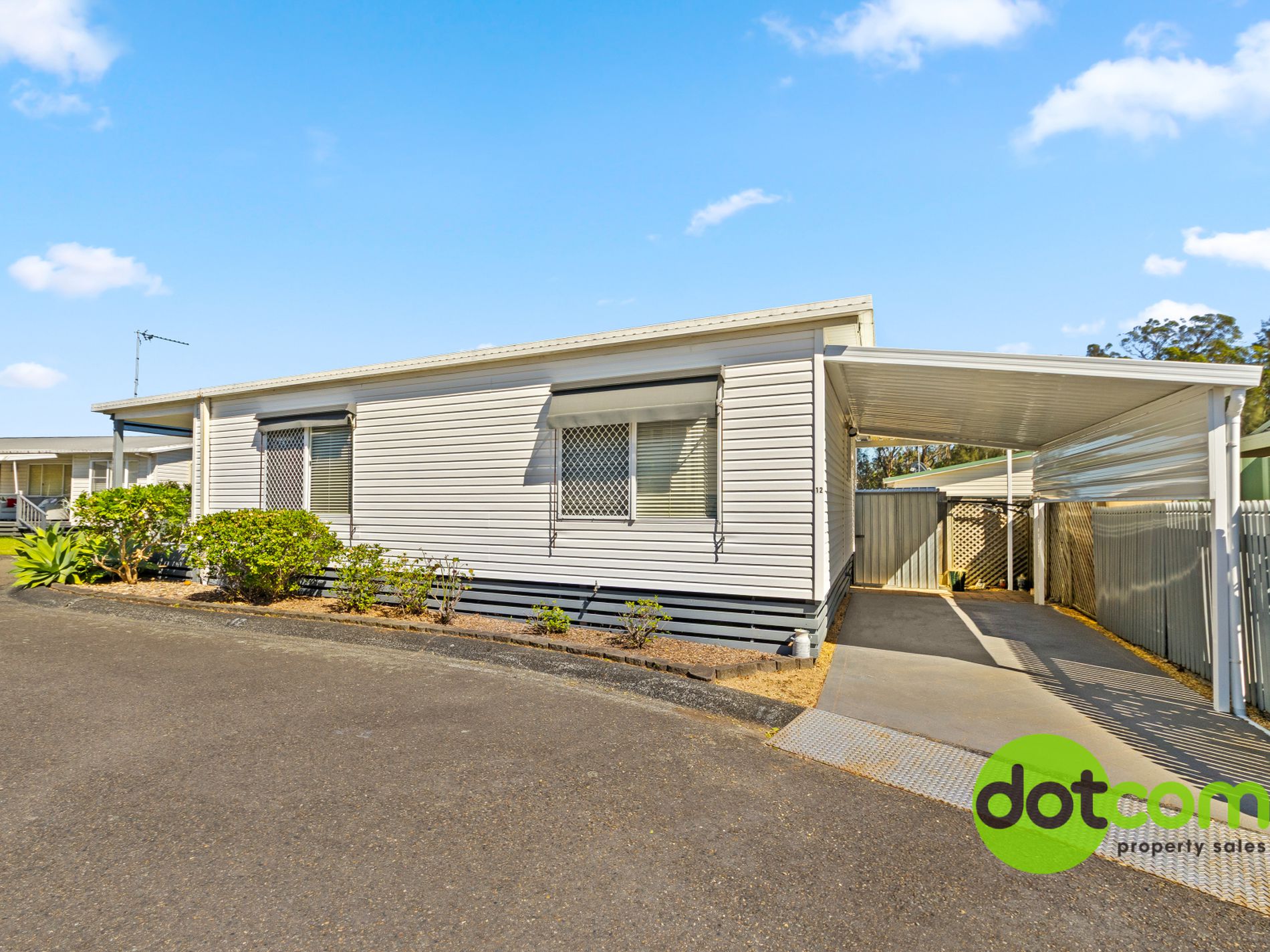 12 Sixth Avenue, Green Point