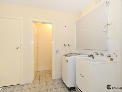4/12 Edmund way, Calista