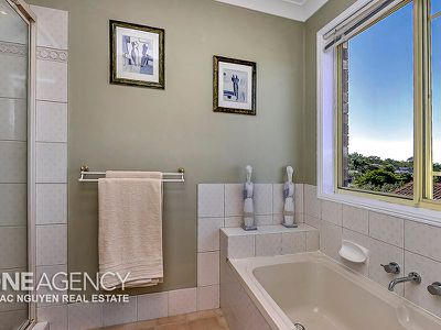 12 Vantage Close, Belmont