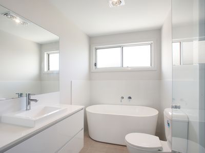 2 / 68 Pur Pur Avenue, Lake Illawarra