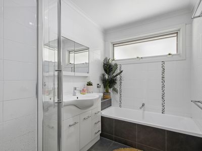 6 Brett Court, Sale