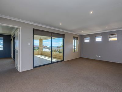 143 Lagoon Drive, Yanchep