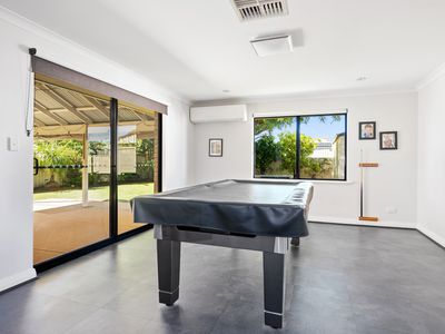 23 Matthews Way, Somerville