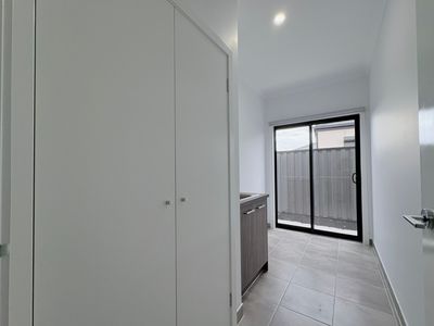 27 Kutjera Street, Manor Lakes