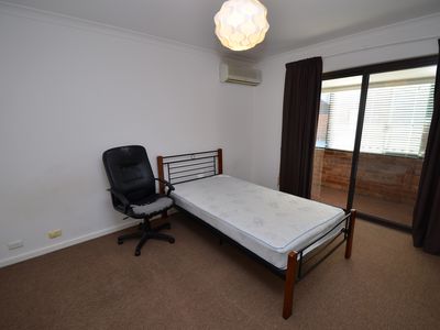 1 / 24 Cook Street, Crawley