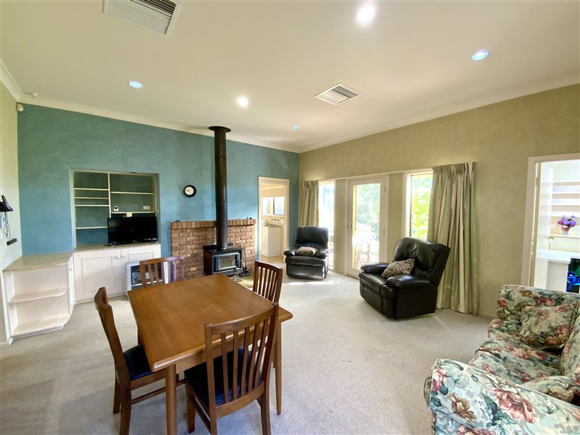 53 Church Street, Forbes