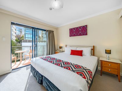 606 / 112 Mounts Bay Road, Perth