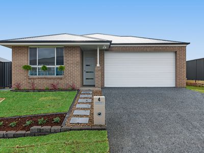 4 Teasdale Ave, Cooranbong