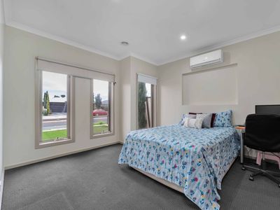 10 Mercantour Boulevard, Tarneit