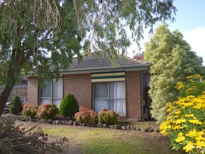 1 / 6 Gray Street, Cranbourne North