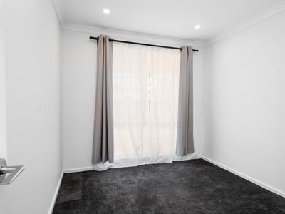 3 Holroyd Way, Boulder