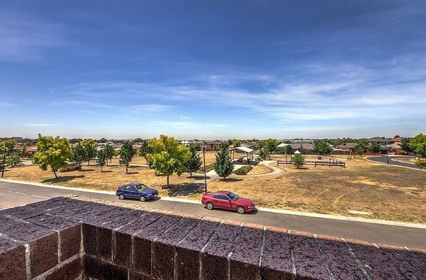 70 Hamilton Hume Parade, Craigieburn