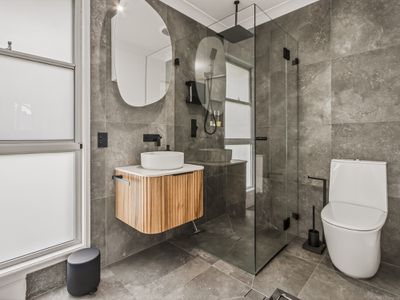16 Gloria Street, South Golden Beach