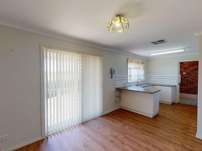 16A Grevillea Close, Dubbo