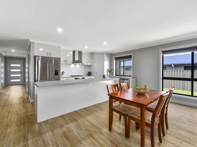 35 Lakes Park Drive, Ob Flat