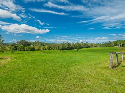 40 McGinn Road, Gheerulla